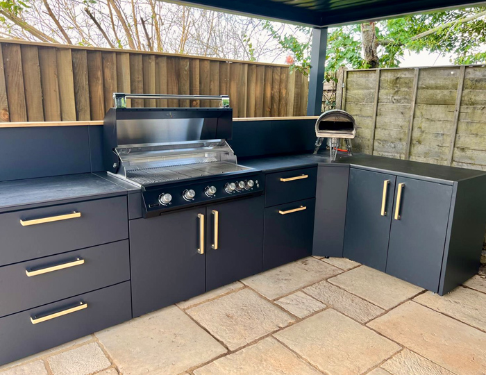 BBQ kuhinja Brabura Corner Black 800.4