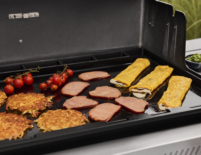 Weber plinski roštilj Genesis E-325W black  Grill Centr