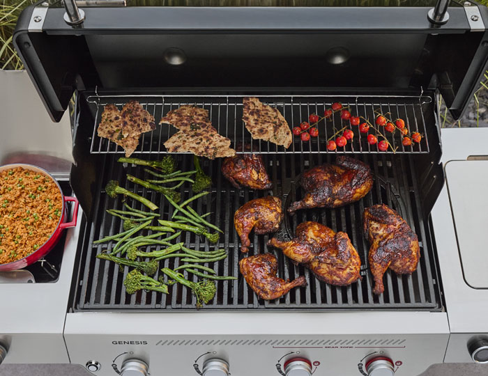 Weber plinski roštilj Genesis E-435W black  Grill Centr